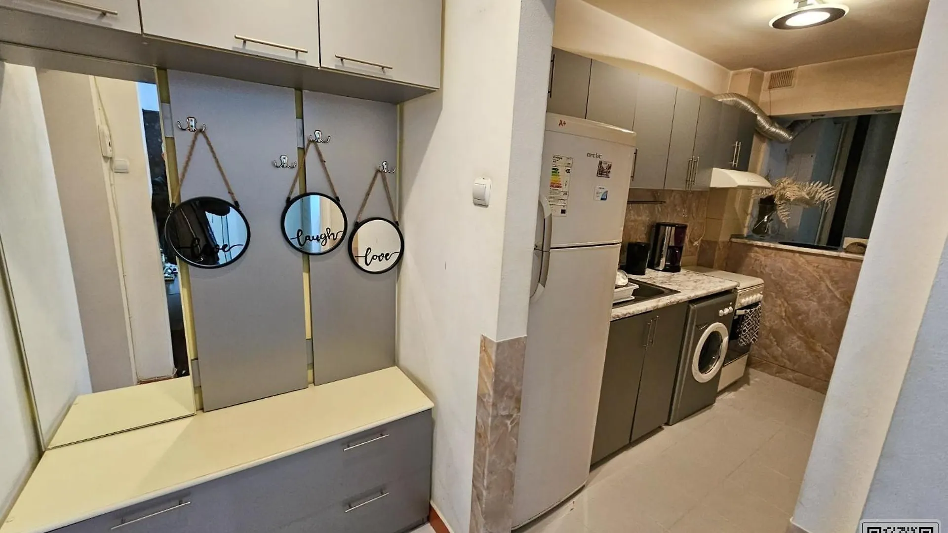 Apartament Kiwi Apart-Hotel 1Br Wi-Fi Free - Close To Old Town - Cozy Location - Shorter Or Longer Stay - R&M Boutique Bucureşti